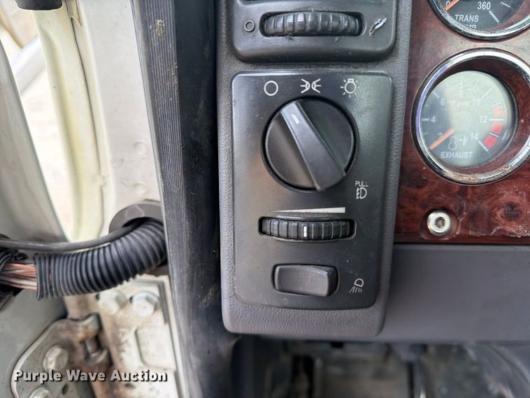 image for item FG3025 2012 Mack Granite fuel truck