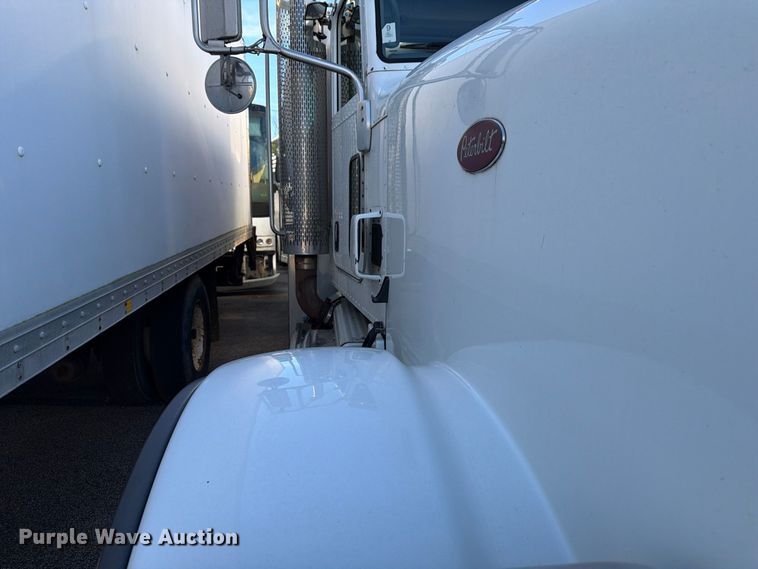 image for item FG3026 2013 Peterbilt 367 fuel truck