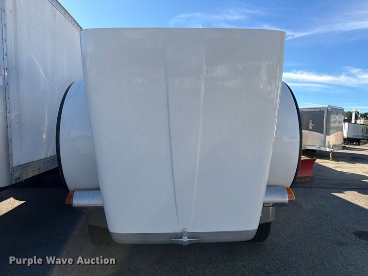 image for item FG3026 2013 Peterbilt 367 fuel truck