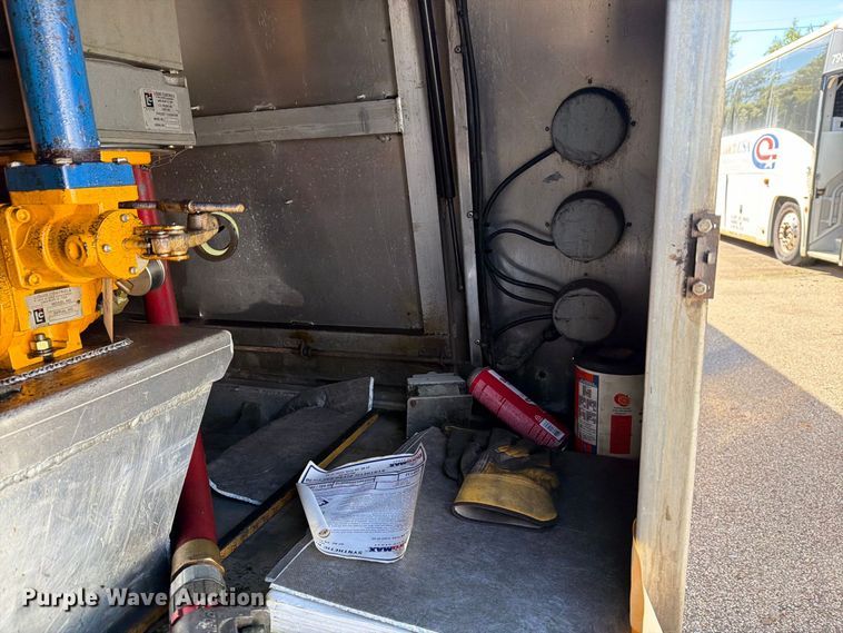 image for item FG3026 2013 Peterbilt 367 fuel truck