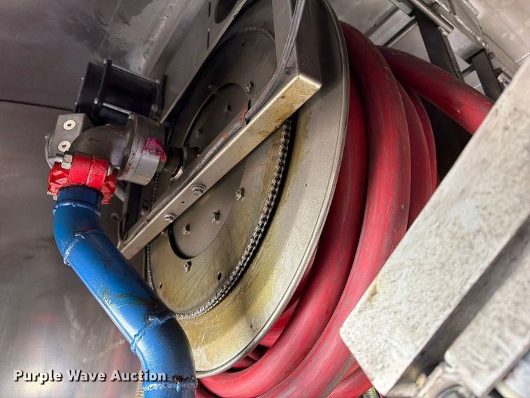 image for item FG3026 2013 Peterbilt 367 fuel truck