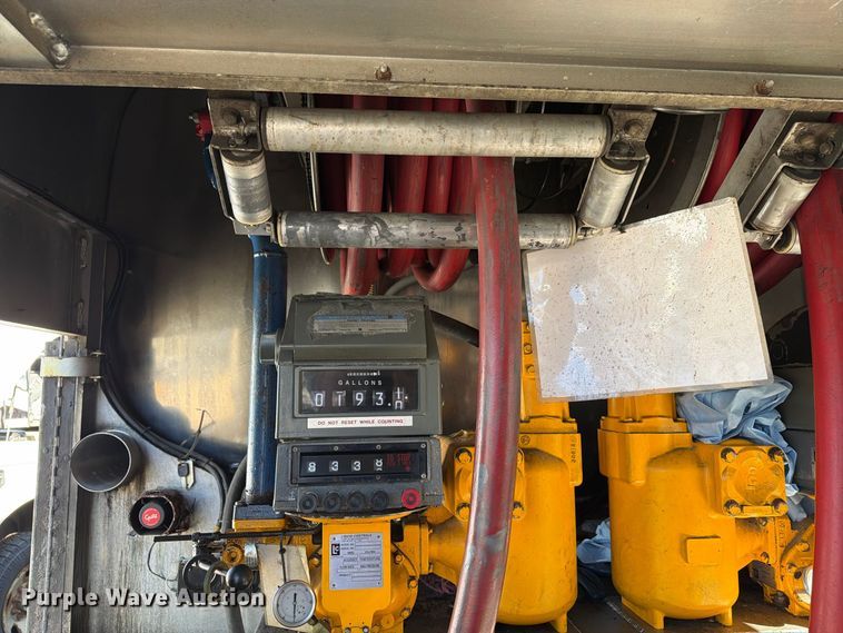 image for item FG3026 2013 Peterbilt 367 fuel truck