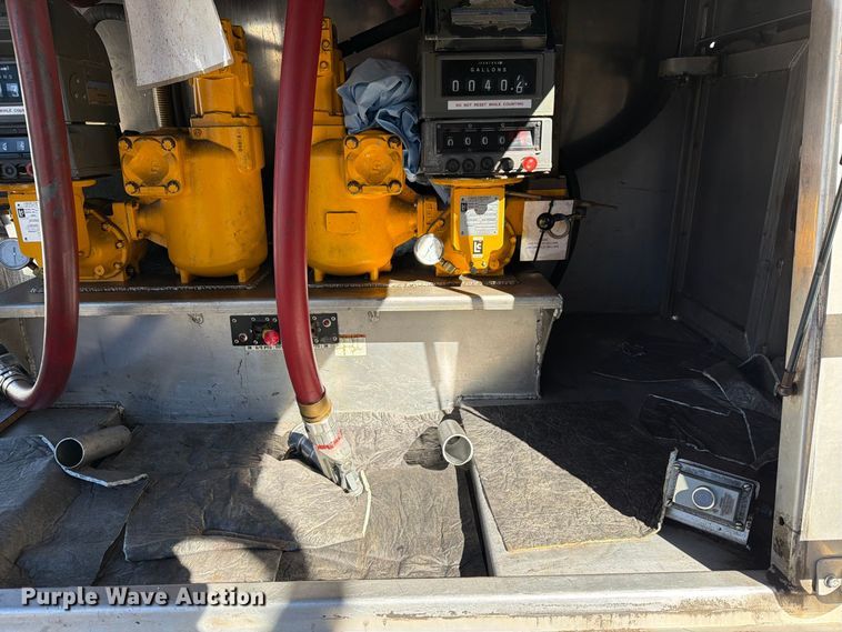 image for item FG3026 2013 Peterbilt 367 fuel truck