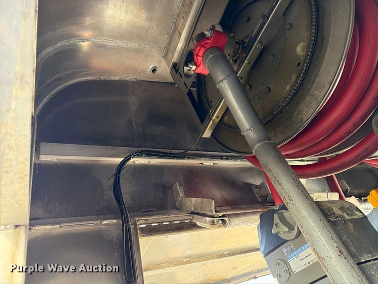 image for item FG3026 2013 Peterbilt 367 fuel truck