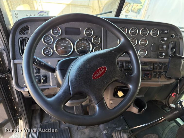 image for item FG3026 2013 Peterbilt 367 fuel truck