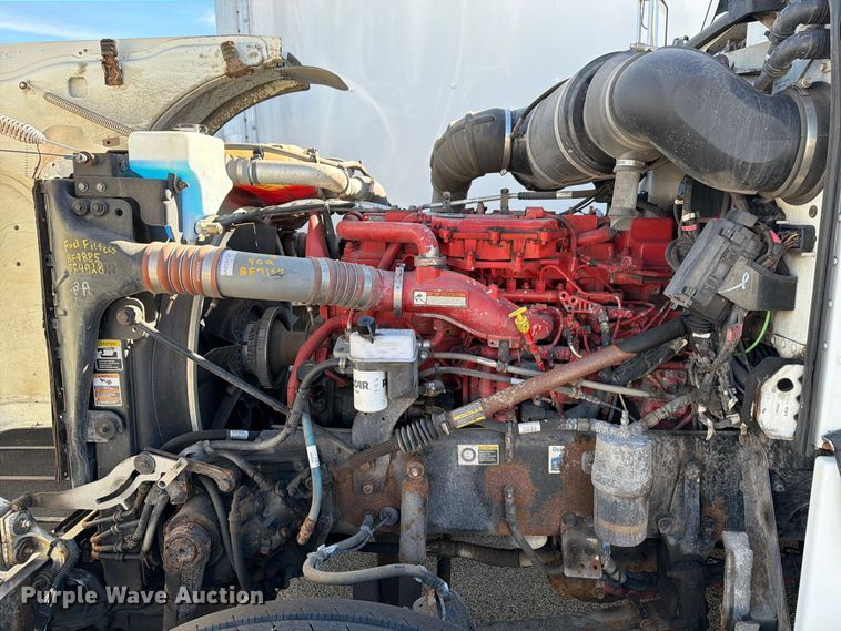 image for item FG3026 2013 Peterbilt 367 fuel truck