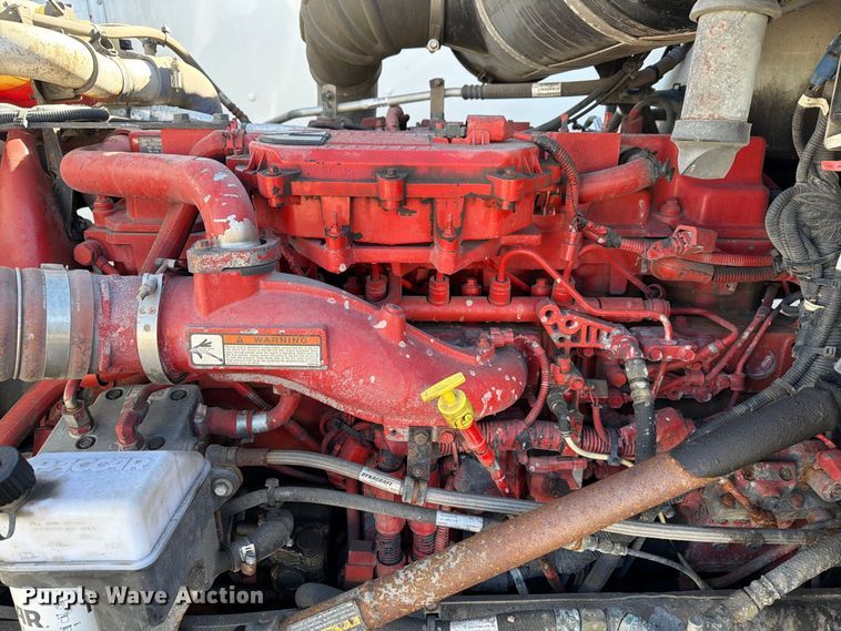 image for item FG3026 2013 Peterbilt 367 fuel truck