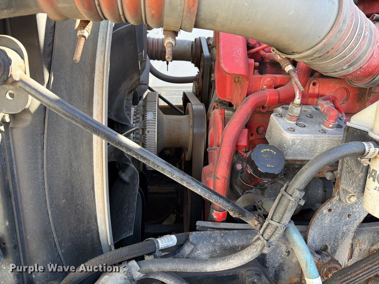 image for item FG3026 2013 Peterbilt 367 fuel truck