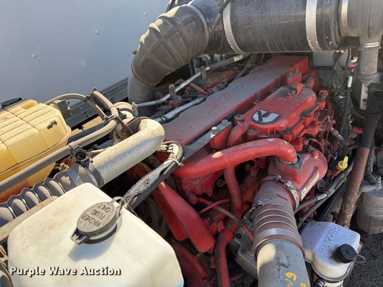image for item FG3026 2013 Peterbilt 367 fuel truck