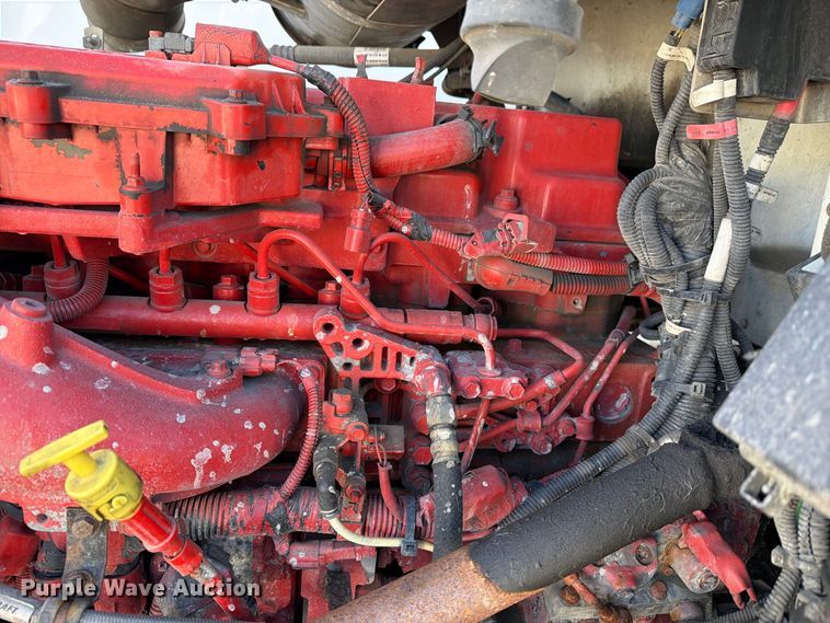 image for item FG3026 2013 Peterbilt 367 fuel truck