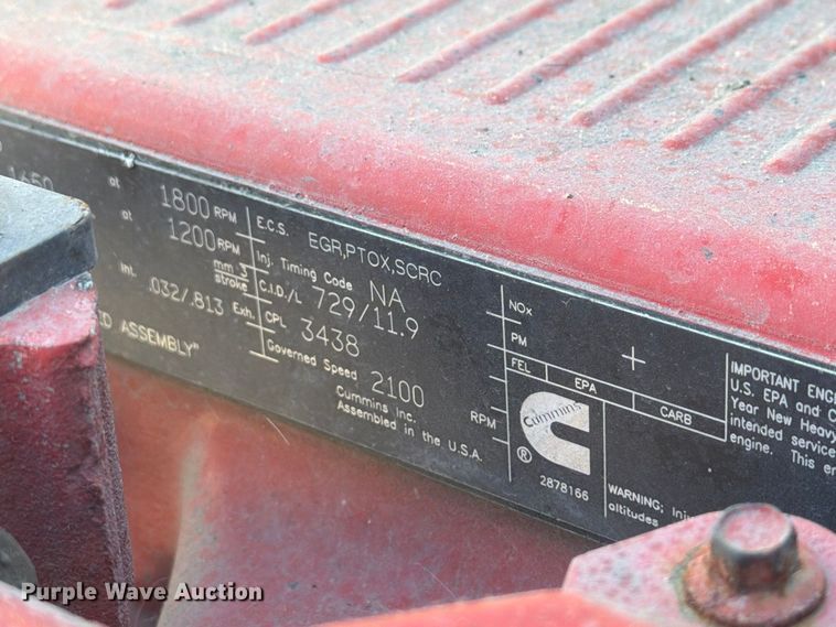 image for item FG3026 2013 Peterbilt 367 fuel truck