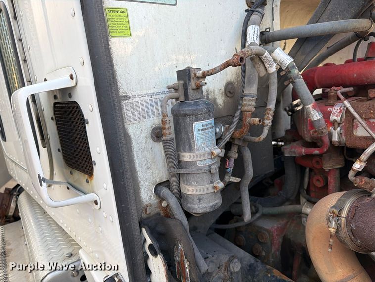 image for item FG3026 2013 Peterbilt 367 fuel truck