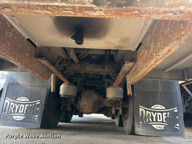 image for item FG3026 2013 Peterbilt 367 fuel truck