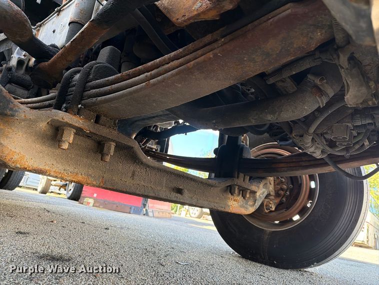 image for item FG3026 2013 Peterbilt 367 fuel truck