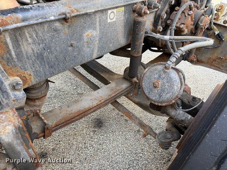 image for item FG3026 2013 Peterbilt 367 fuel truck
