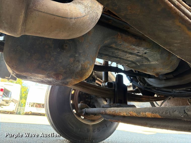 image for item FG3026 2013 Peterbilt 367 fuel truck
