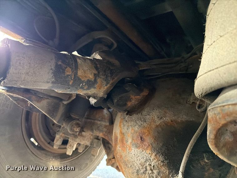 image for item FG3026 2013 Peterbilt 367 fuel truck