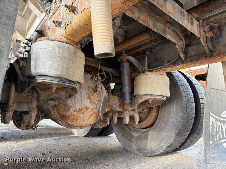image for item FG3026 2013 Peterbilt 367 fuel truck