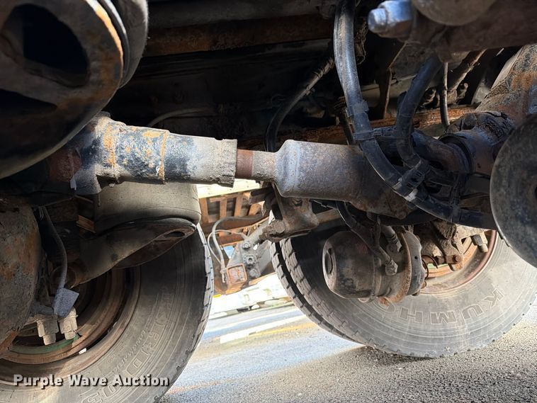 image for item FG3026 2013 Peterbilt 367 fuel truck