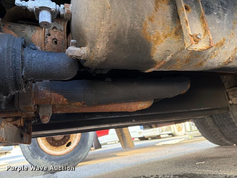 image for item FG3026 2013 Peterbilt 367 fuel truck