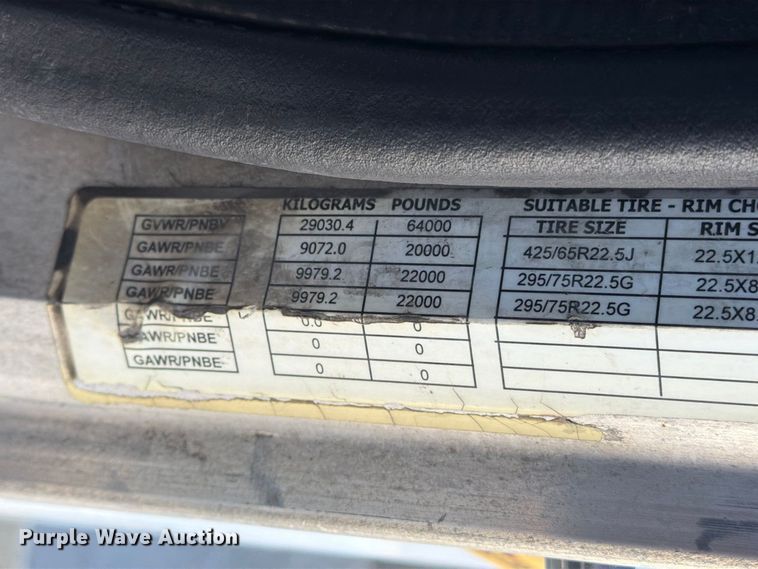 image for item FG3026 2013 Peterbilt 367 fuel truck