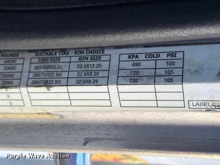 image for item FG3026 2013 Peterbilt 367 fuel truck