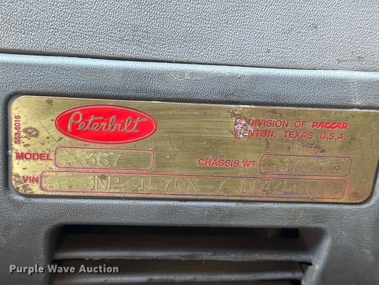 image for item FG3026 2013 Peterbilt 367 fuel truck