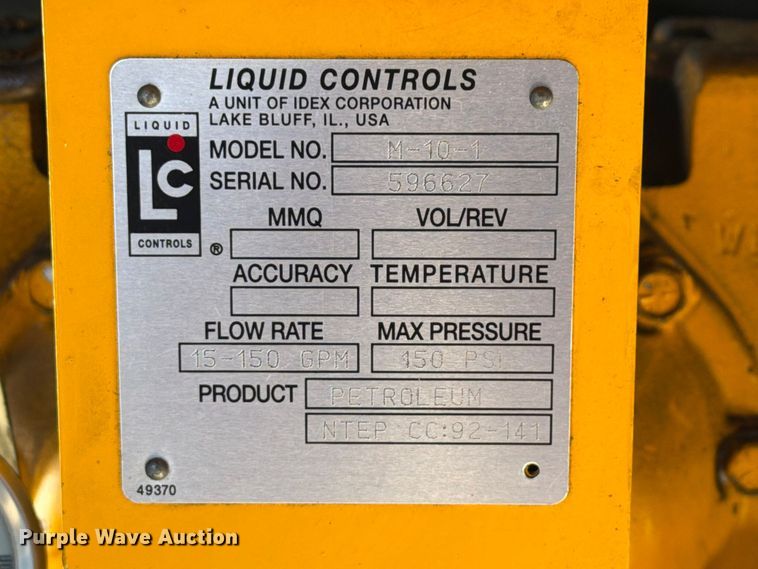 image for item FG3026 2013 Peterbilt 367 fuel truck