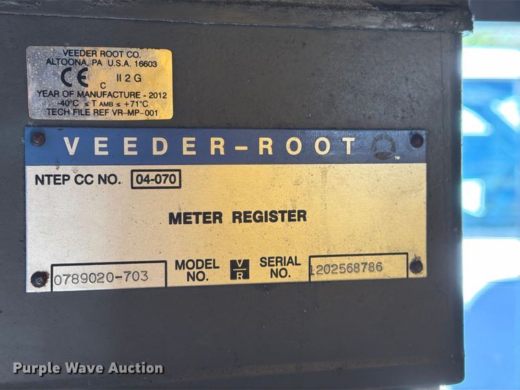 image for item FG3026 2013 Peterbilt 367 fuel truck