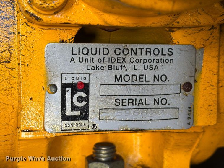 image for item FG3026 2013 Peterbilt 367 fuel truck