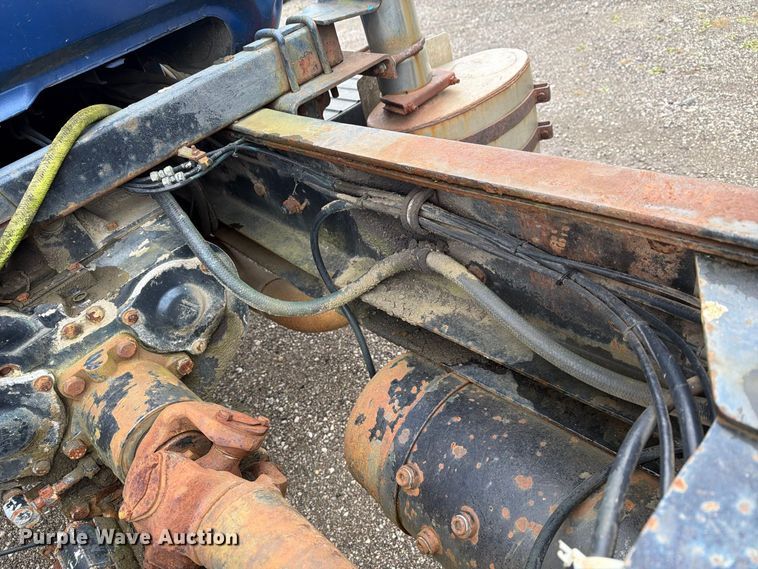 image for item FG3034 1987 Mack DM685S truck cab and chassis