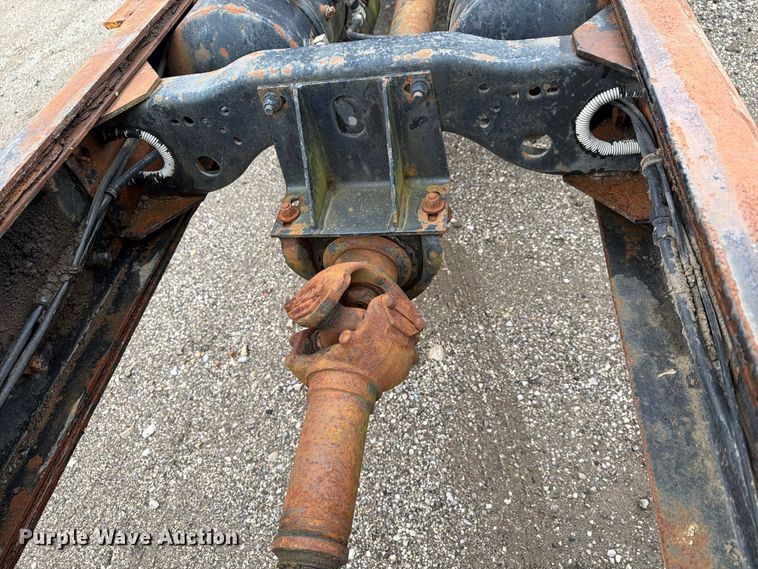 image for item FG3034 1987 Mack DM685S truck cab and chassis