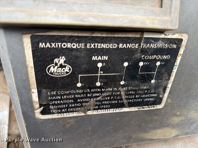 image for item FG3034 1987 Mack DM685S truck cab and chassis
