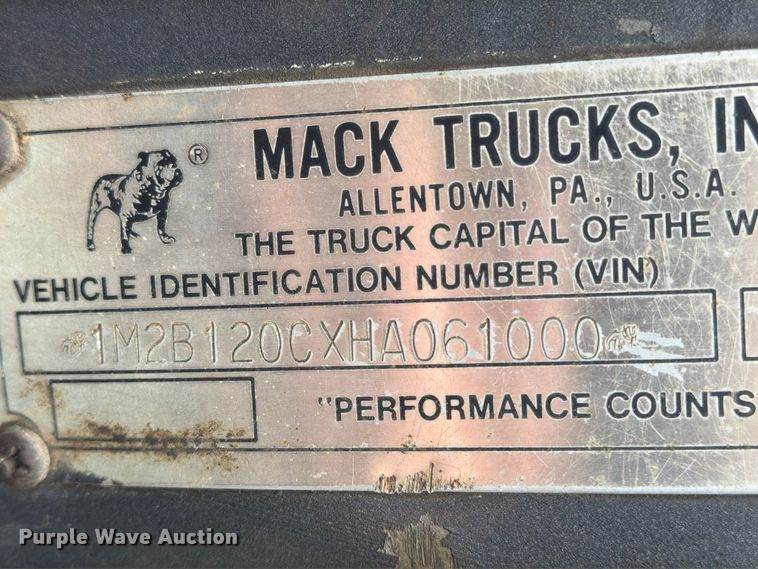 image for item FG3034 1987 Mack DM685S truck cab and chassis