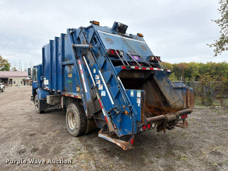 image for item FG3035 1991 Mack MR688P refuse truck