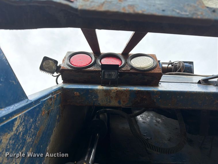 image for item FG3035 1991 Mack MR688P refuse truck