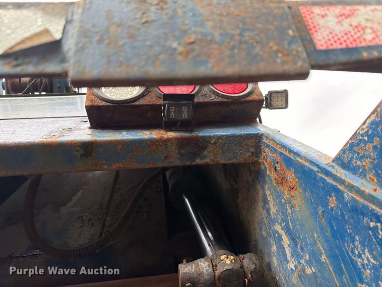 image for item FG3035 1991 Mack MR688P refuse truck