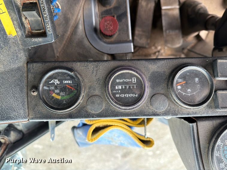 image for item FG3035 1991 Mack MR688P refuse truck