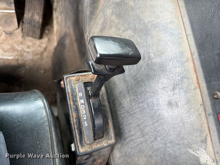 image for item FG3035 1991 Mack MR688P refuse truck