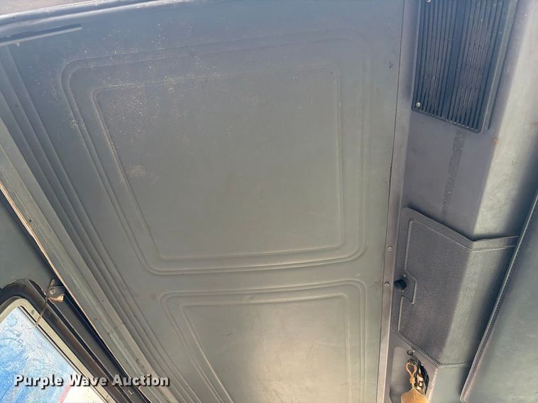 image for item FG3035 1991 Mack MR688P refuse truck