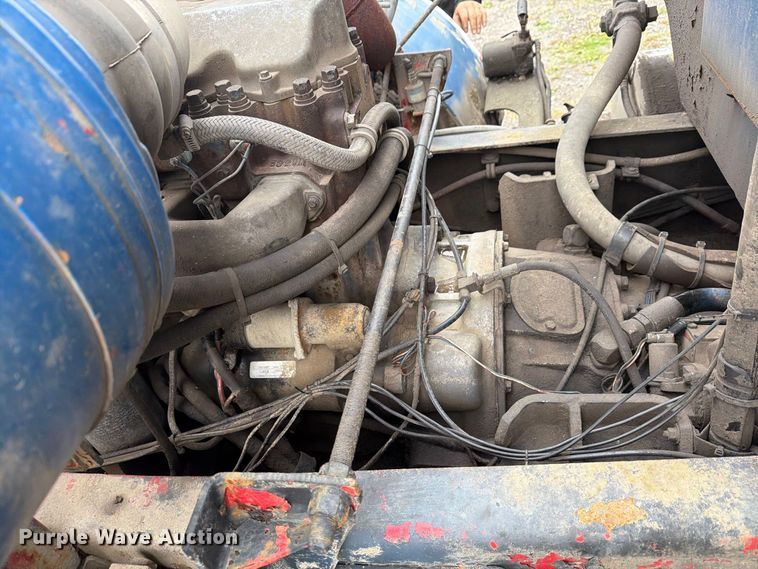 image for item FG3035 1991 Mack MR688P refuse truck