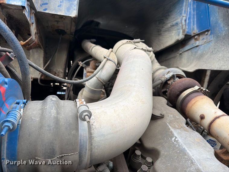 image for item FG3035 1991 Mack MR688P refuse truck