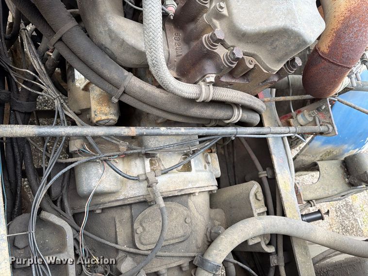 image for item FG3035 1991 Mack MR688P refuse truck