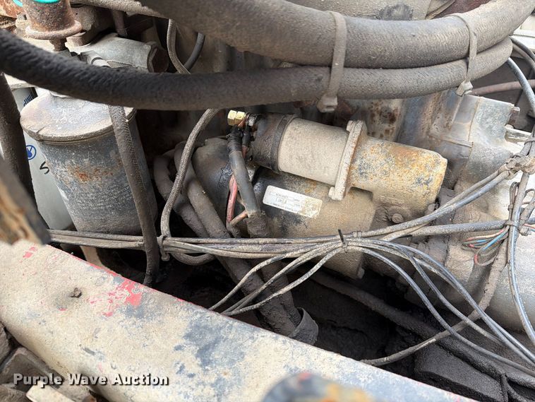 image for item FG3035 1991 Mack MR688P refuse truck