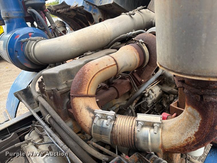 image for item FG3035 1991 Mack MR688P refuse truck