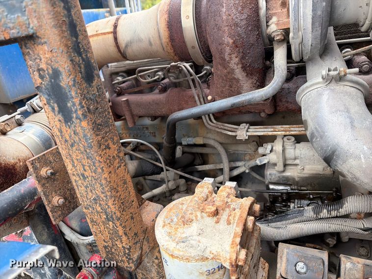 image for item FG3035 1991 Mack MR688P refuse truck