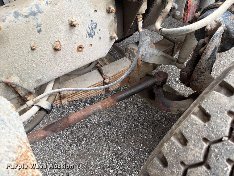 image for item FG3035 1991 Mack MR688P refuse truck