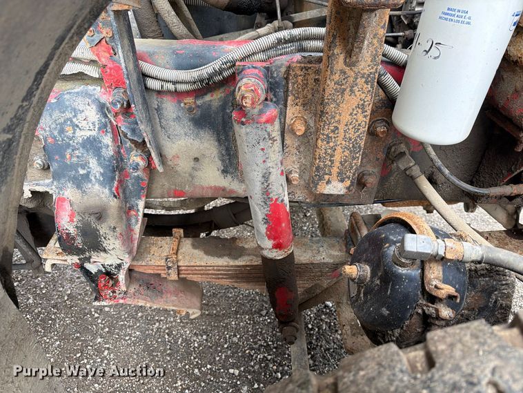 image for item FG3035 1991 Mack MR688P refuse truck