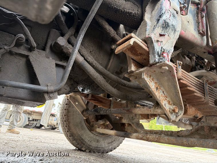 image for item FG3035 1991 Mack MR688P refuse truck