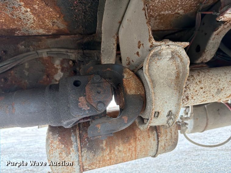 image for item FG3035 1991 Mack MR688P refuse truck